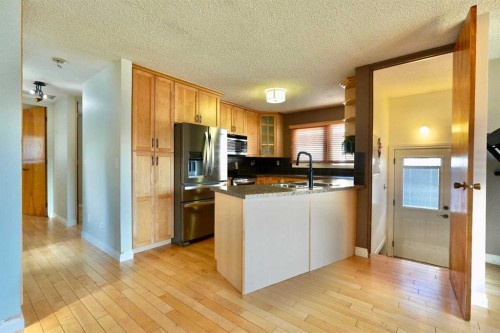 9618 80 Avenue, Peace River, AB - Indoor Photo Showing Kitchen