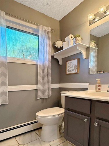 11002 Hoppe Avenue, Grande Cache, AB - Indoor Photo Showing Bathroom