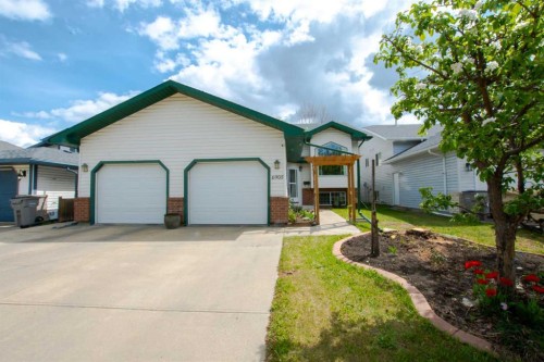 6905 93 Street  Grande Prairie, AB T8V 6T4