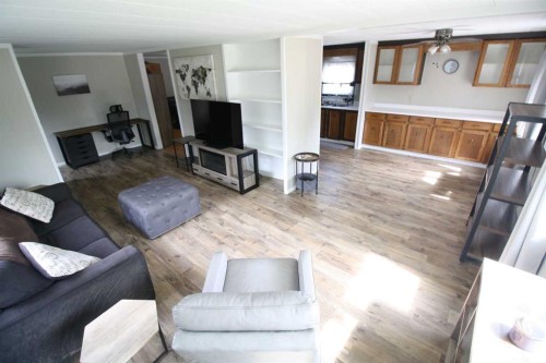 10306 101 Avenue, High Level, AB - Indoor Photo Showing Living Room