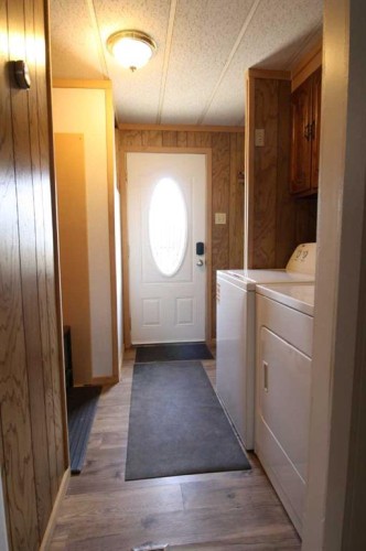 10306 101 Avenue, High Level, AB - Indoor Photo Showing Laundry Room