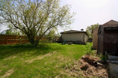 10306 101 Avenue, High Level, AB - Outdoor