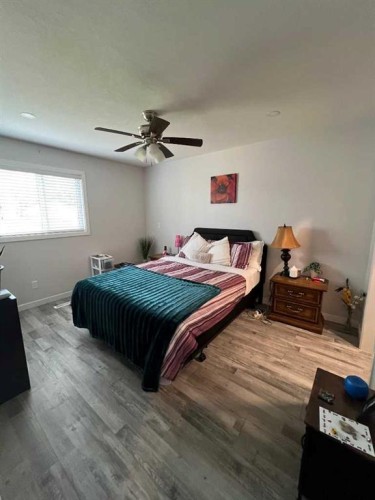 826 3Rd Avenue, Beaverlodge, AB - Indoor Photo Showing Bedroom