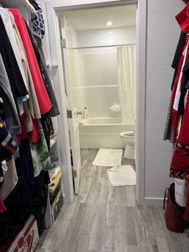 826 3Rd Avenue, Beaverlodge, AB - Indoor With Storage