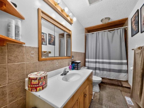 107078 Range Road 144, Rural Mackenzie County, AB - Indoor Photo Showing Bathroom