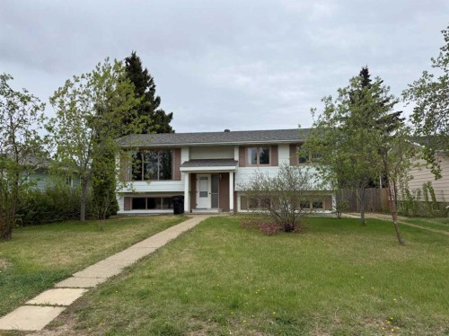 5311 50 Avenue, Grimshaw, AB - Outdoor With Facade