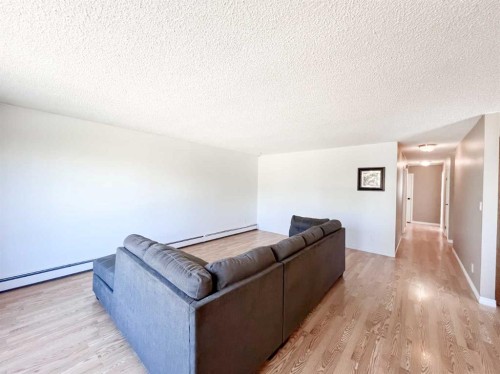 107 4 Avenue Sw, Falher, AB - Indoor