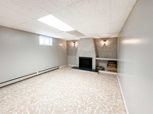 107 4 Avenue Sw, Falher, AB - Indoor Photo Showing Other Room
