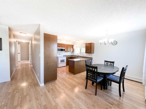 107 4 Avenue Sw, Falher, AB - Indoor Photo Showing Dining Room