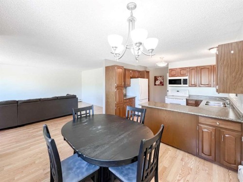 107 4 Avenue Sw, Falher, AB - Indoor Photo Showing Dining Room