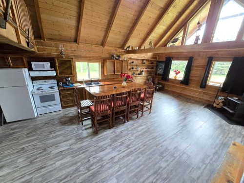 5017 50 Avenue, Berwyn, AB - Indoor