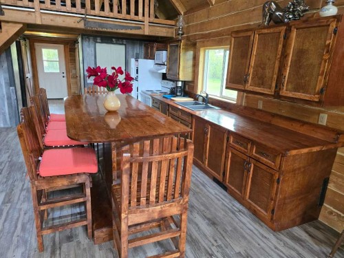 5017 50 Avenue, Berwyn, AB - Indoor