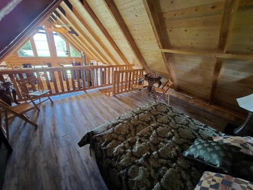 5017 50 Avenue, Berwyn, AB - Indoor Photo Showing Other Room
