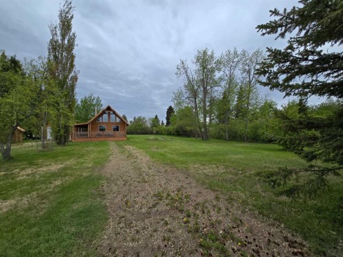 5017 50 Avenue, Berwyn, AB - Outdoor