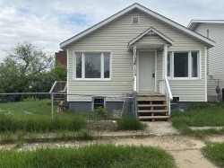 10124 104 Avenue Peace River, AB T8S 1M4