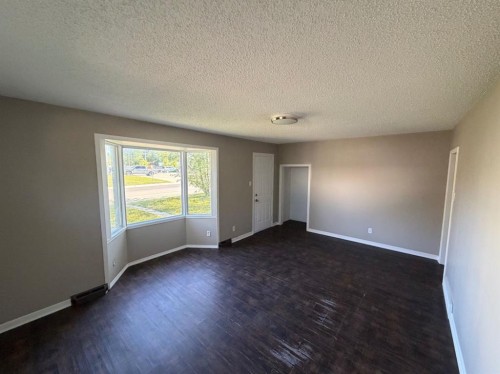 9657 Hillcrest Drive, Grande Prairie, AB - Indoor Photo Showing Other Room
