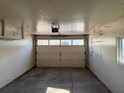 9657 Hillcrest Drive, Grande Prairie, AB - Indoor Photo Showing Garage