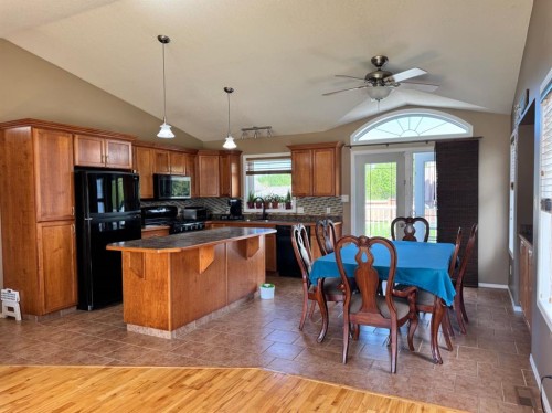 11345 110 Avenue Crescent, Fairview, AB - Indoor