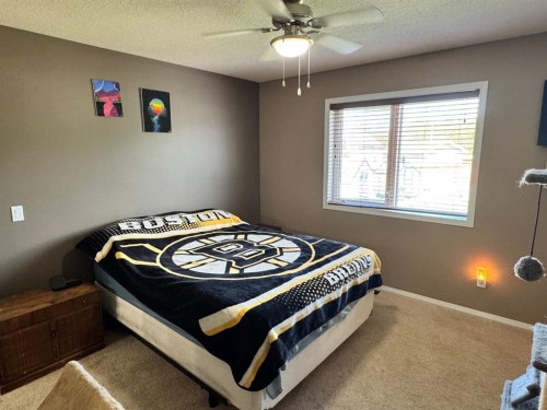 11345 110 Avenue Crescent, Fairview, AB - Indoor Photo Showing Bedroom