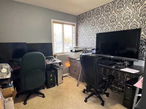11345 110 Avenue Crescent, Fairview, AB - Indoor Photo Showing Office