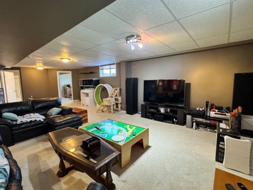 11345 110 Avenue Crescent, Fairview, AB - Indoor