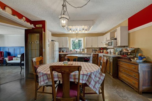 8002 103 Street, Grande Prairie, AB - Indoor Photo Showing Dining Room