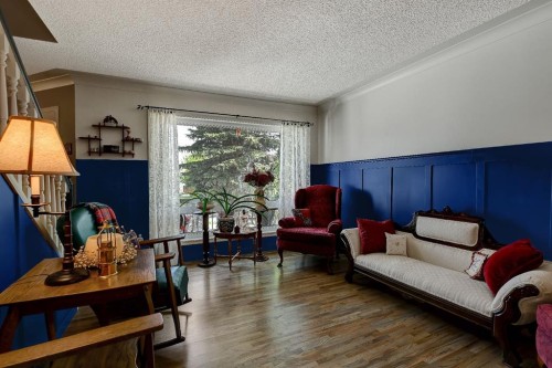8002 103 Street, Grande Prairie, AB - Indoor Photo Showing Living Room