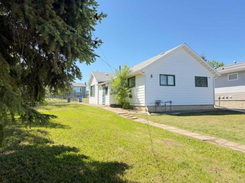 5027 46 Avenue, Spirit River, AB 