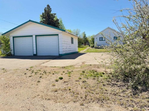 5027 46 Avenue, Spirit River, AB 