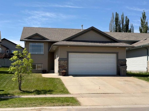 144 Pinnacle Avenue  Grande Prairie, AB T8W 0A9