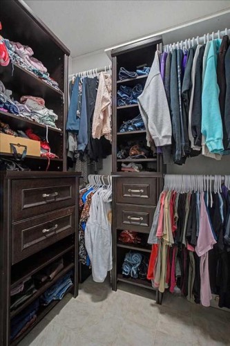 9530 112 Avenue, Clairmont, AB - Indoor With Storage