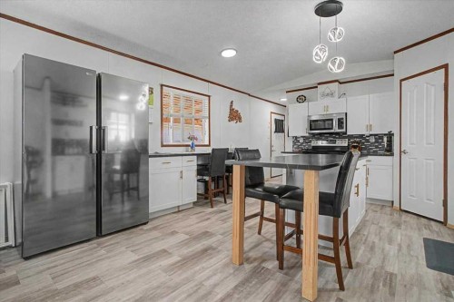 9530 112 Avenue, Clairmont, AB - Indoor Photo Showing Dining Room