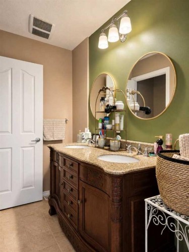 114 Moberly Road, Grande Cache, AB - Indoor Photo Showing Bathroom