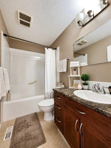 114 Moberly Road, Grande Cache, AB - Indoor Photo Showing Bathroom
