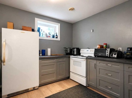 114 Moberly Road, Grande Cache, AB - Indoor Photo Showing Kitchen