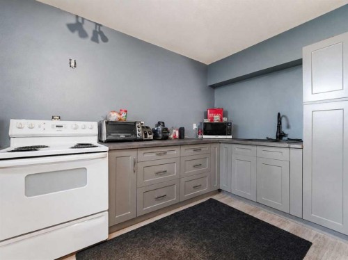 114 Moberly Road, Grande Cache, AB - Indoor Photo Showing Kitchen