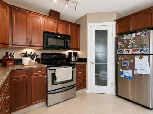 114 Moberly Road, Grande Cache, AB - Indoor Photo Showing Kitchen