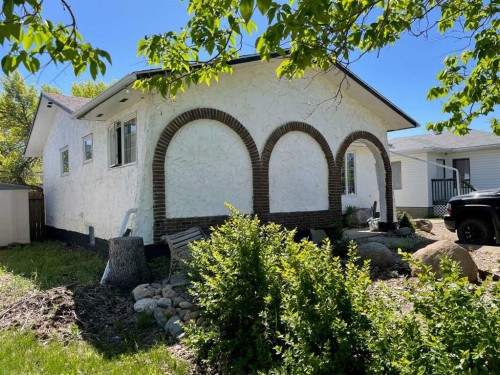 10717 103 Avenue, Fairview, AB 