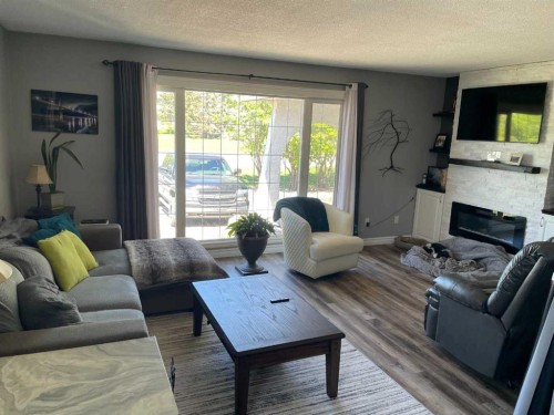 10717 103 Avenue, Fairview, AB 