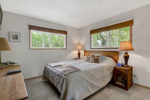 710 8Th Avenue West, Beaverlodge, AB - Indoor Photo Showing Bedroom