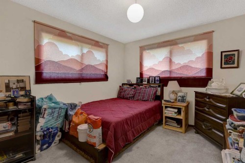 710 8Th Avenue West, Beaverlodge, AB - Indoor Photo Showing Bedroom