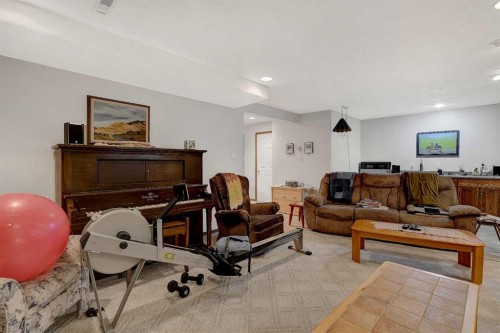 710 8Th Avenue West, Beaverlodge, AB - Indoor