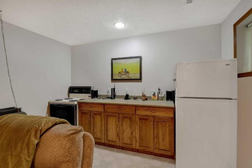 710 8Th Avenue West, Beaverlodge, AB - Indoor