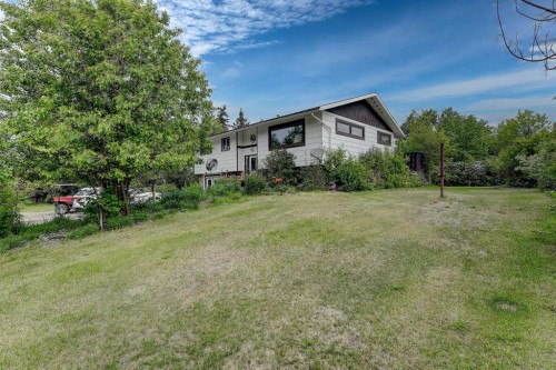 710 8Th Avenue West, Beaverlodge, AB - Outdoor