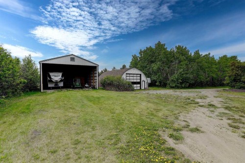 710 8Th Avenue West, Beaverlodge, AB - Outdoor