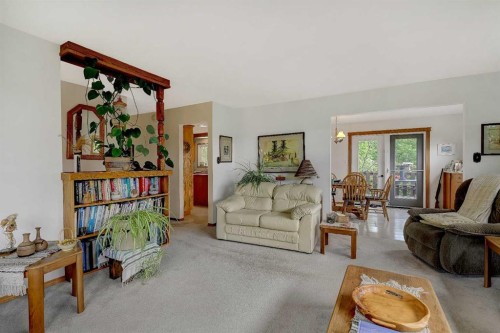 710 8Th Avenue West, Beaverlodge, AB - Indoor Photo Showing Living Room