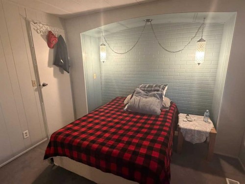 436 1 Street Sw, Falher, AB - Indoor Photo Showing Bedroom