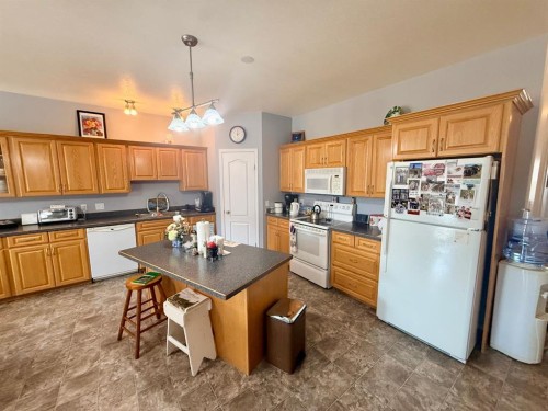 10612 97 Ave, La Crete, AB 