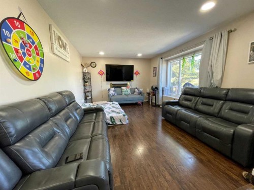 10409 106 Street, High Level, AB - Indoor Photo Showing Living Room