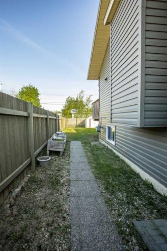 10415 106 Street, High Level, AB - Outdoor With Exterior